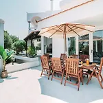 Adama Luxury Kremastí
