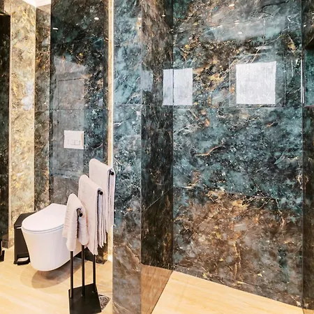 Adama Luxury Vilă *