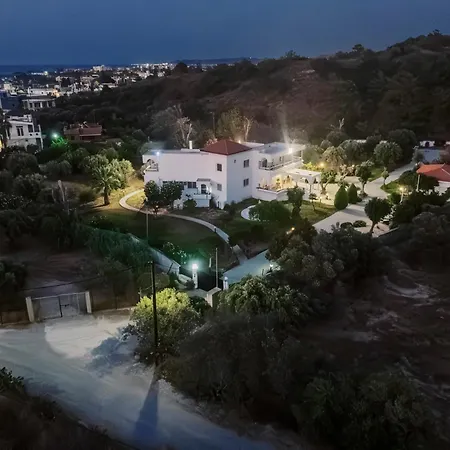 Adama Luxury Kremastí