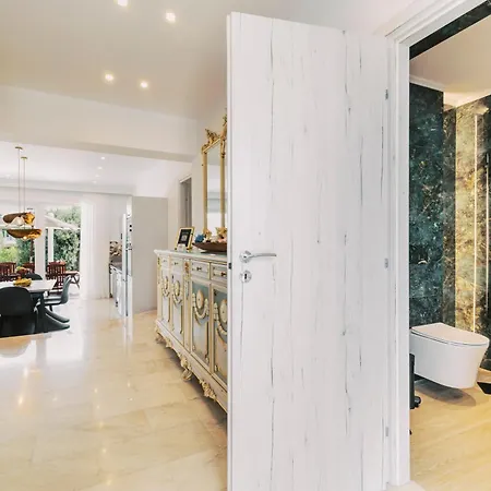 Adama Luxury Kremasztí