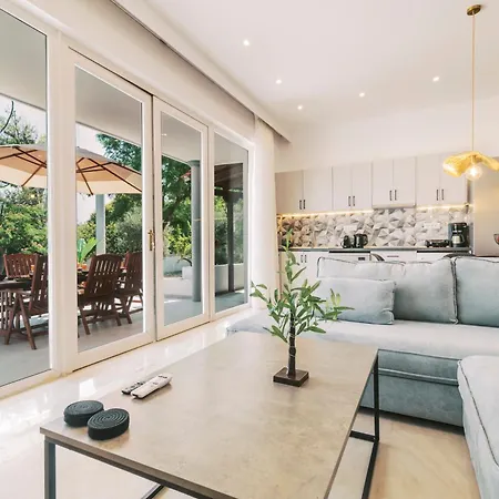 Adama Luxury Villa *