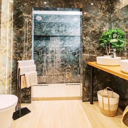 Adama Luxury Villa Kremasztí