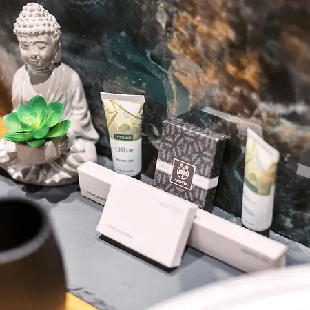 Adama Luxury Kremasztí