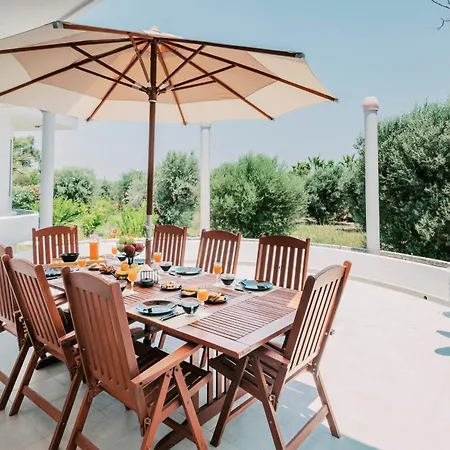 Adama Luxury Villa Kremastí