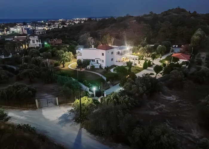 Adama Luxury Kremastí