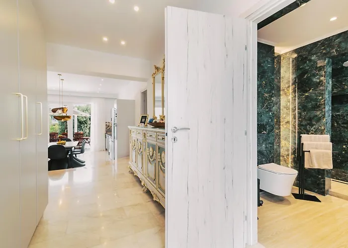 Adama Luxury Kremastí