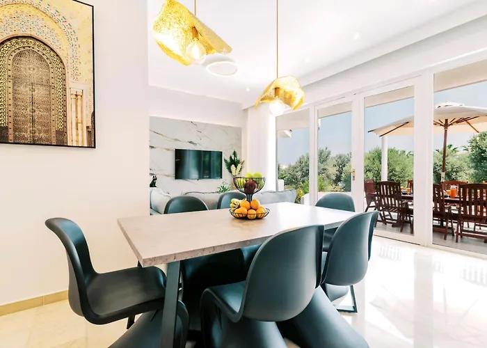 Adama Luxury Kremastí