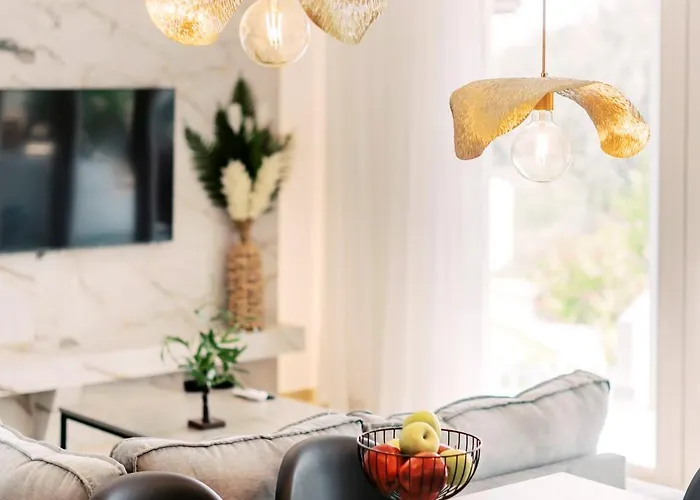 Adama Luxury Vila Kremastí