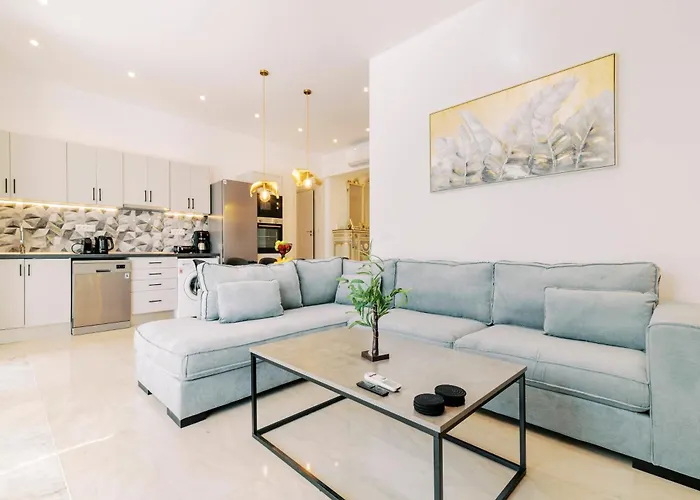 Adama Luxury فيلة