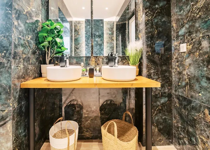 Adama Luxury فيلة *